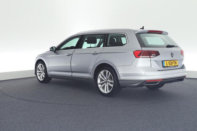 Volkswagen PASSAT Variant 1.5 TSI 150pk DSG Elegance Business + Camera Head-Up Virtual Cockpit Navigatie