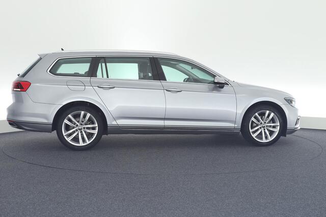 Volkswagen PASSAT Variant 1.5 TSI 150pk DSG Elegance Business + Camera Head-Up Virtual Cockpit Navigatie