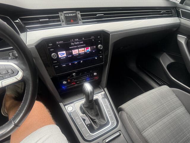 Volkswagen PASSAT Variant 1.5 TSI Business Bj 2021 Camera,18Inch,Trekhaak,Electr klep,Cruise Dealer onderhouden 150pk