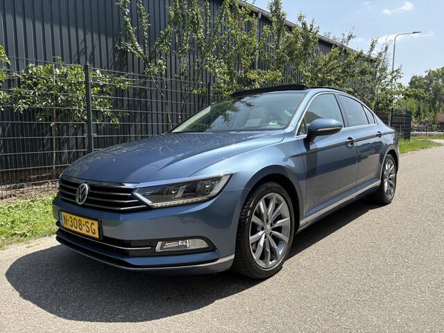 Volkswagen PASSAT 2.0 TSI 4Motion Highline / AUTOMAAT / PANORAMADAK / HEAD-UP / NAVI