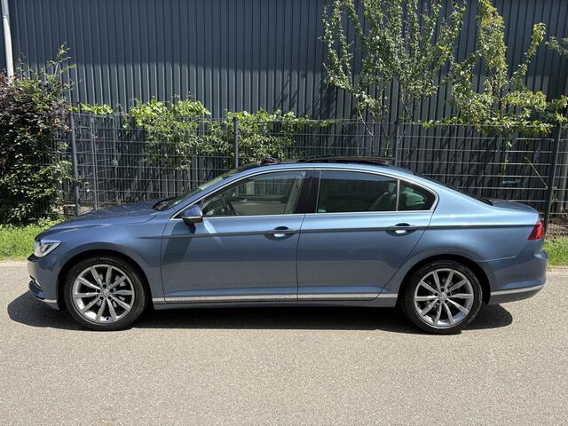 Volkswagen PASSAT 2.0 TSI 4Motion Highline / AUTOMAAT / PANORAMADAK / HEAD-UP / NAVI