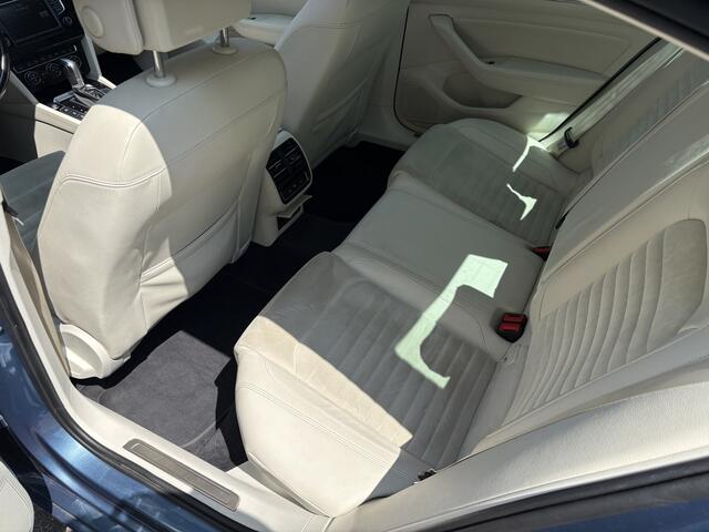 Volkswagen PASSAT 2.0 TSI 4Motion Highline / AUTOMAAT / PANORAMADAK / HEAD-UP / NAVI