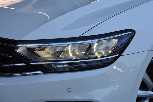 Volkswagen PASSAT Variant 1.4 TSI PHEV GTE Business | ACC | Camera | Winterpakket |