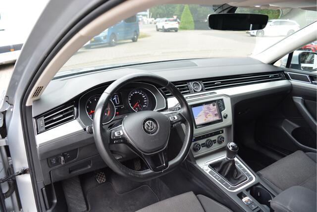 Volkswagen PASSAT Variant 1.4 126 PK TSI Comfortline Executive | PDC | Navi | Clima | Orig. NL | NAP |