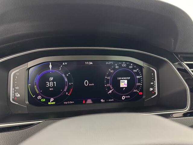Volkswagen PASSAT 1.4 TSI PHEV GTE / Pano / ACC / Camera / Stoelverw