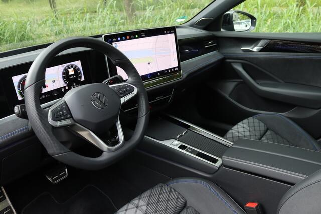 Volkswagen PASSAT Variant 1.5 eHybrid 272PK R-Line Black Style Pano/IQ.Light/360/Head-up/Navi Max/ACC/19"/Trekhaak wegkl.