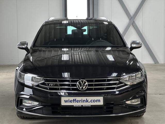 Volkswagen PASSAT Variant 1.5 TSI R-Line 150pk | Elek. Trekhaak | Massage | 19 inch | Sportstoellen + Stuur