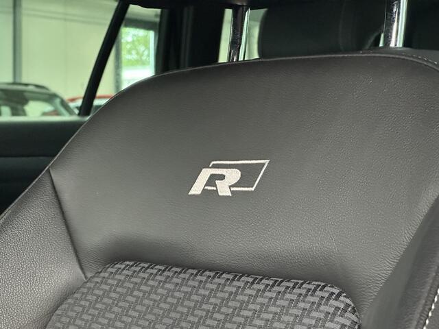 Volkswagen PASSAT Variant 1.5 TSI R-Line 150pk | Elek. Trekhaak | Massage | 19 inch | Sportstoellen + Stuur