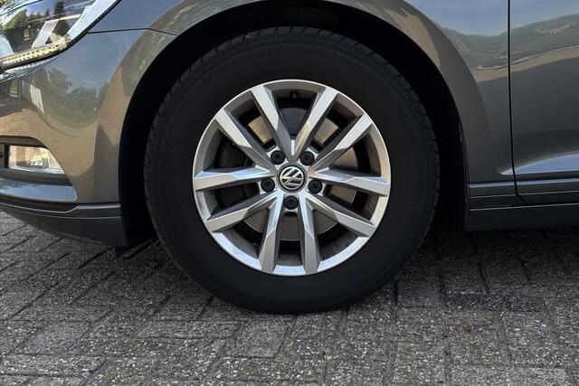 Volkswagen PASSAT Variant 1.4 TSI Highline Business R | GEEN INRUIL! | Trekhaak | Adaptieve Cruise | Elek. Verstelbare stoelen