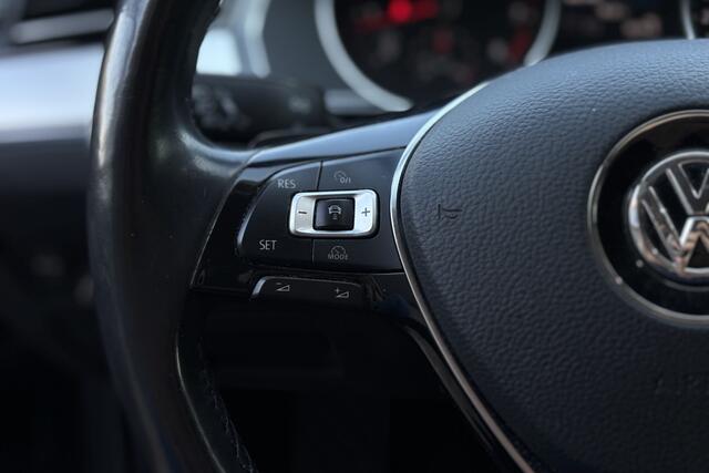 Volkswagen PASSAT Variant 1.4 TSI Highline Business R | GEEN INRUIL! | Trekhaak | Adaptieve Cruise | Elek. Verstelbare stoelen