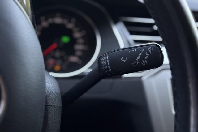 Volkswagen PASSAT Variant 1.4 TSI Highline Business R | GEEN INRUIL! | Trekhaak | Adaptieve Cruise | Elek. Verstelbare stoelen