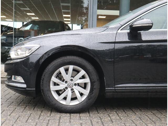 Volkswagen PASSAT Variant 1.4 TSI Comfortline Business / Adapt. Cruise / Navigatie