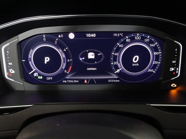 Volkswagen PASSAT 1.4 TSI PHEV GTE Business 218 pk Automaat (DSG) | Navigatie | Panoramadak | Parkeersensoren (Park assist) | Achteruitrijcamera | Matrix LED koplampen | Stoelverwarming |