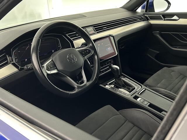 Volkswagen PASSAT Variant 1.5 TSI R-Line Business + Trekhaak Camera Keyless Stoelverwarming Virtual Cockpit Navigatie