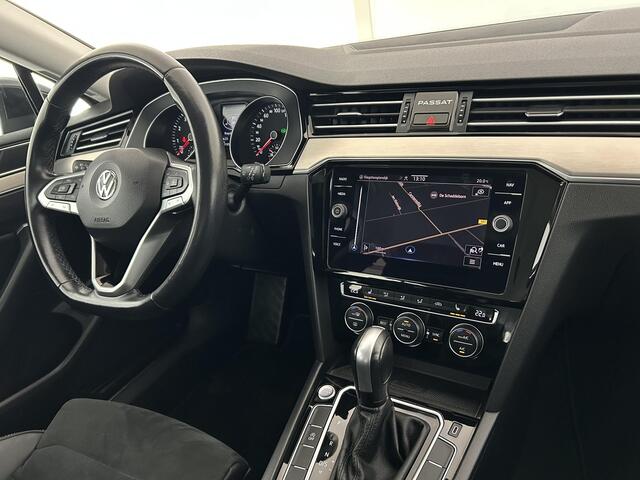 Volkswagen PASSAT Variant 1.5 TSI 150pk DSG Business Camera Stoelverwarming Navigatie