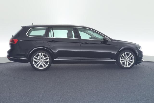 Volkswagen PASSAT Variant 1.5 TSI 150pk DSG Business Camera Stoelverwarming Navigatie