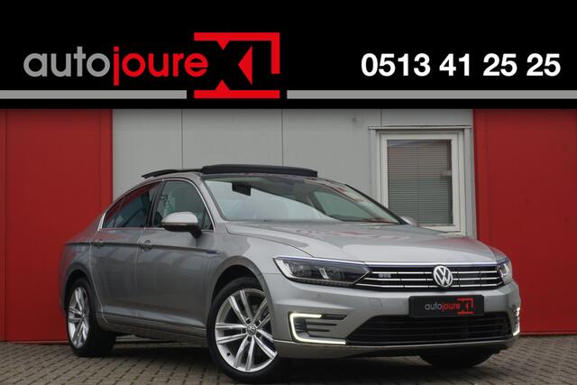 Volkswagen PASSAT 1.4 TSI GTE Connected Series Plus | Schuif-/kanteldak | Virtual Cockpit | ACC | Camera | Origineel NL |
