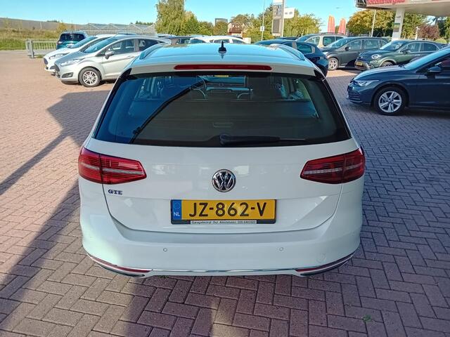 Volkswagen PASSAT Variant 1.4 TSI GTE Highline Automaat Hybride, Airco(automatisch), Multimediasysteem, Bluetooth, Navigatie, Parkeersensoren, Stoelverwarming, Cruise control adaptief, Dimlicht automatisch,Comfortstoel, Keyless go, Elektrische ramen en spiegels, Zeer nette