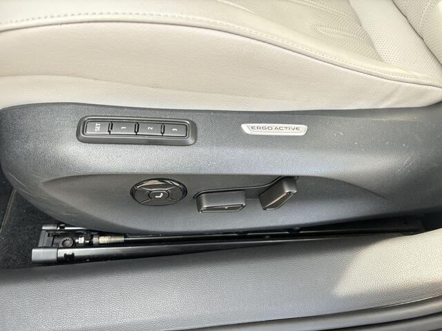 Volkswagen PASSAT Variant 1.5 272pk DSG eHybrid Elegance Business · Leder · Massage · Stoelventilatie · Elek. Trekhaak · Elek. Achterklep · Apple/Android Car Play · Navigatie · 18'' Inch ·