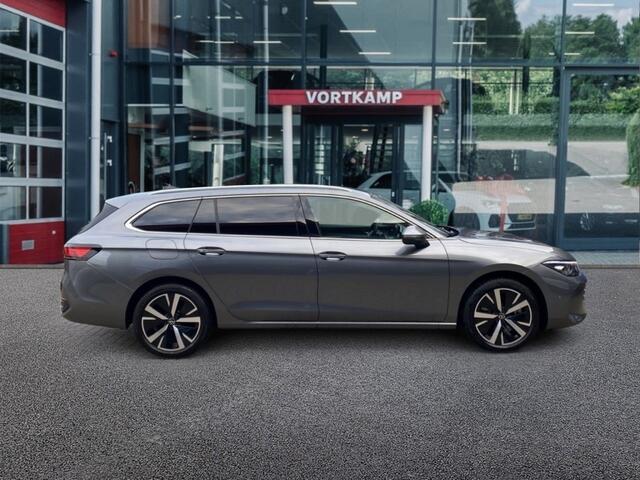 Volkswagen PASSAT 1.5 TSI E-HYBRID BUSINESS TREKHAAK/CAMERA/NAVI/CARPLAY/ACC/STOEL