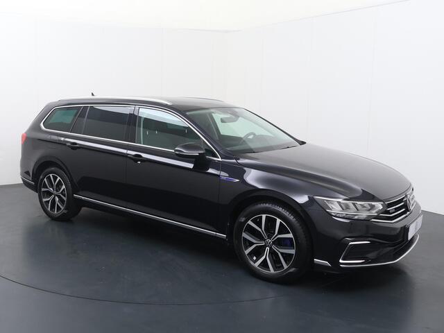 Volkswagen PASSAT Variant 1.4 TSI PHEV GTE Business | 218 PK | SoH 91% | Adaptive cruise control | Achteruitrijcamera | Dodehoek sensor |