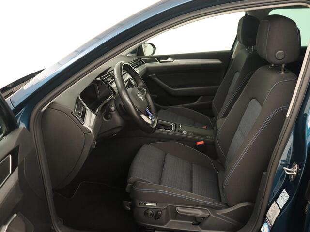 Volkswagen PASSAT 1.4 TSI PHEV GTE | Trekhaak | Stoelverwarming | Virtual Cockpit | Massage | Camera | Carplay | Adaptive cruise | ErgoComfort | Matrix LED | Plug In