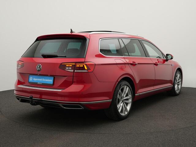 Volkswagen PASSAT Variant GTE 1.4 TSI 218 pk DSG PHEV Business | Panoramadak | Trekhaak | Geheugen-/massagestoelen | Navigatie Discover Pro | Leder/alcantara | Achteruitrijcamera
