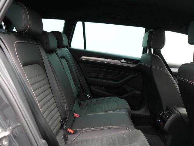 Volkswagen PASSAT Variant 1.4 TSI PHEV GTE Business Plug In Hybrid 218pk PHEV | Trekhaak Af Fabriek | Adaptive Cruise | Alcantara Sportstoelen Massage & Verwarmd | Camera | Apple Carplay | Stuur Verwarmd | Virtual | Navigatie | DAB |