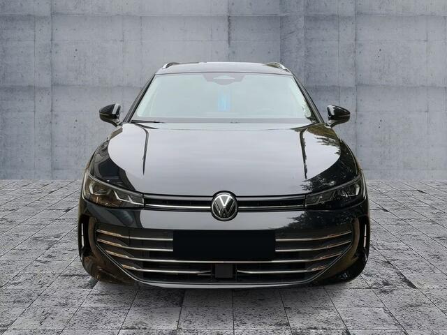 Volkswagen PASSAT Variant 2.0 TDI 150 PK DSG ACC Trekhaak Massage LED 360 Camera