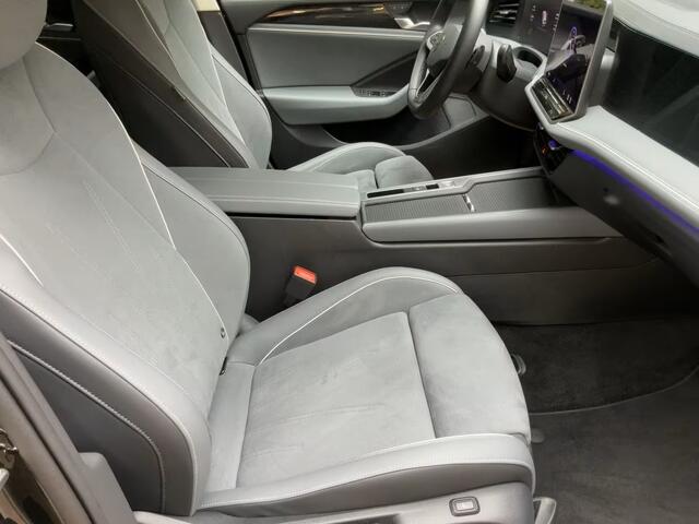 Volkswagen PASSAT Variant 2.0 TDI 150 PK DSG ACC Trekhaak Massage LED 360 Camera