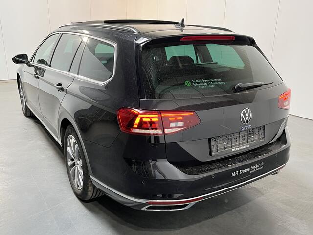 Volkswagen PASSAT Variant 1.4 TSI PHEV GTE Business / AUTOMAAT/ PANO/ ADAPT. CRUISE/ DAB/ NAVI/ CLIMA/ PARK. SENSOREN + CAMERA/ 17" LMV/ LED/ STOEL-STUUR VERWARM.