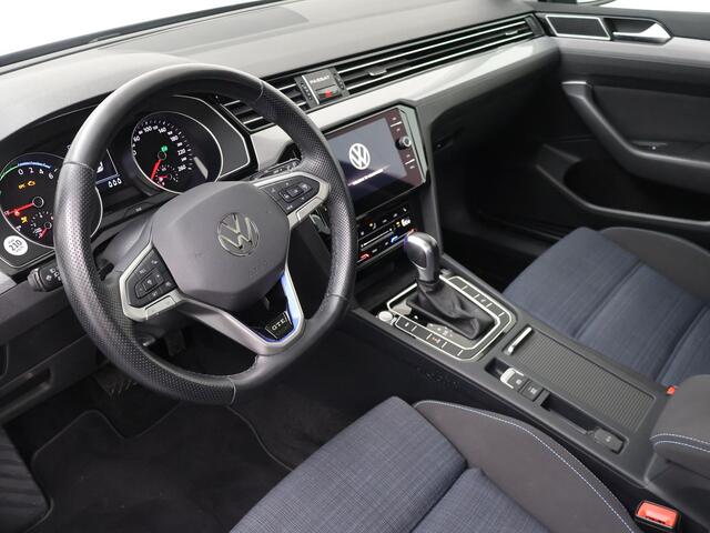 Volkswagen PASSAT Variant 1.4 TSI PHEV GTE Business | 218 PK | SoH 97% | Trekhaak wegklapbaar | Panoramadak | Adaptive cruise control |