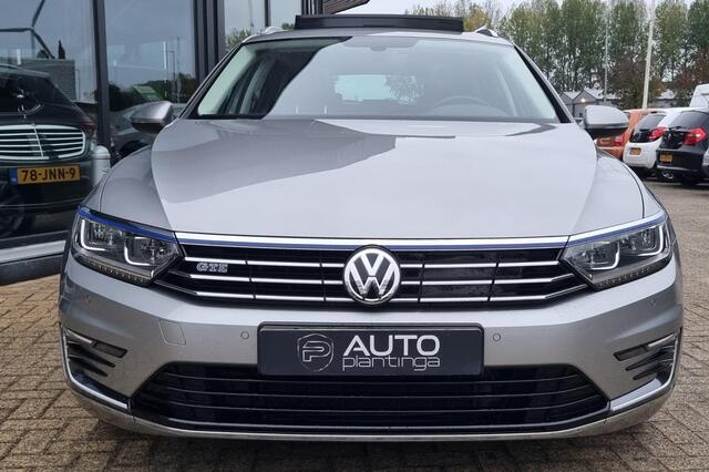 Volkswagen PASSAT Variant 1.4 TSI GTE Connected Series Plus | Zeer Nette Staat! | NL AUTO | Volledig Dealeronderhouden! | Elektrisch Glazen Panorama-dak | Leer | Stoelverwarming | Ergo Comfort Stoel | Dynaudio | Adaptive Cruise Control |Parkeersensoren Voor en Achter | 2 S