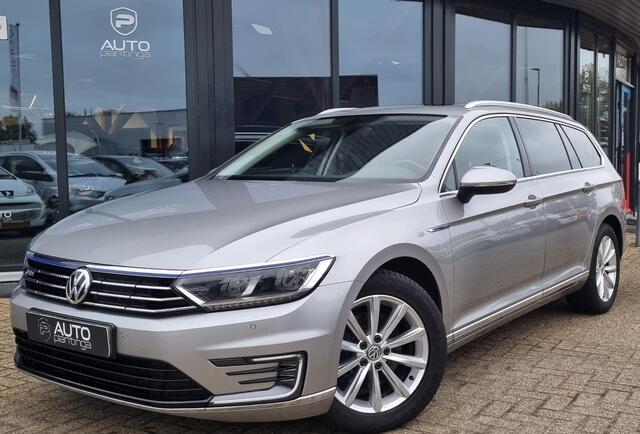 Volkswagen PASSAT Variant 1.4 TSI GTE Connected Series Plus | Zeer Nette Staat! | NL AUTO | Volledig Dealeronderhouden! | Elektrisch Glazen Panorama-dak | Leer | Stoelverwarming | Ergo Comfort Stoel | Dynaudio | Adaptive Cruise Control |Parkeersensoren Voor en Achter | 2 S