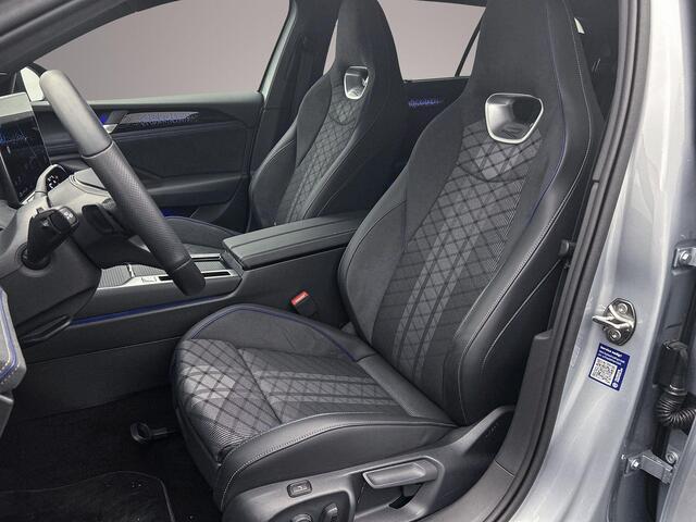 Volkswagen PASSAT Variant R-Line Edition 1.5 TSI eHybrid 204pk DSG Automaat Trekhaak, Black Style, Panoramadak, Adaptive cruise control, Harman Kardon audio