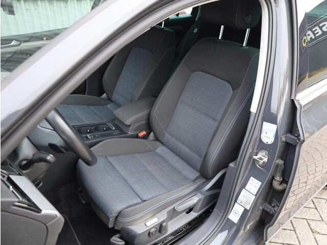 Volkswagen PASSAT Variant GTE 1.4 TSI PHEV 218PK | Adaptive Cruise | Carplay/Android | Stoelverwarming |