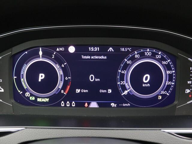 Volkswagen PASSAT Variant 1.4 TSI PHEV GTE Business 218PK DSG Pano-Schuifdak, Leder, Trekhaak, Elektrische Memorystoel, Achteruitrijcamera, Stoel-Stuurverwarming, Keyless, DCC, 17" LM Velgen, Adaptieve Cruise Control