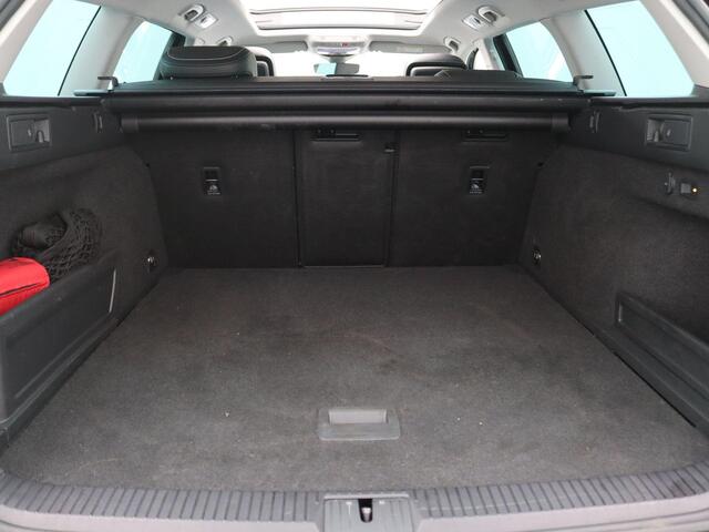 Volkswagen PASSAT Variant 1.4 TSI PHEV GTE Business 218PK DSG Pano-Schuifdak, Leder, Trekhaak, Elektrische Memorystoel, Achteruitrijcamera, Stoel-Stuurverwarming, Keyless, DCC, 17" LM Velgen, Adaptieve Cruise Control