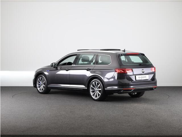 Volkswagen PASSAT Variant 1.4 TSI PHEV GTE Business 218 pk Automaat (DSG) | Trekhaak | Panoramadak | Parkeersensoren (Park assist) | Achteruitrijcamera | Adaptieve cruise control | Stoelverwarming |