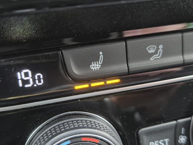 Volkswagen PASSAT Variant 1.4 TSI DSG6 GTE Business Automaat / Trekgewicht 1600 kg / Stoelverwarming / Apple Carplay Android auto / Stoelverwarming / Achteruitrijcamera / Elektrische achterklep / Adaptief CC /