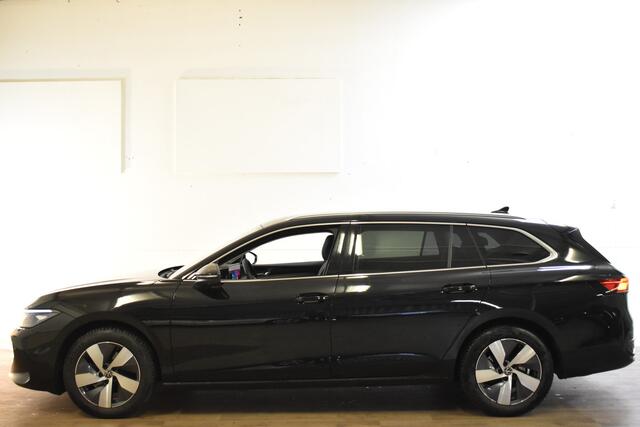 Volkswagen PASSAT Variant 1.5 eTSI 150PK DSG BUSINESS 360-CAMERA/ALCANTARA/TREKHAAK