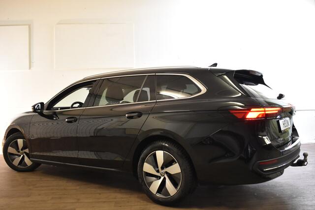 Volkswagen PASSAT Variant 1.5 eTSI 150PK DSG BUSINESS 360-CAMERA/ALCANTARA/TREKHAAK