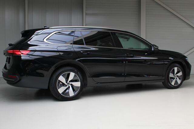 Volkswagen PASSAT Variant 1.5 eHybrid DSG Navigatie | Elec.Trekhaak | PDC+ Camera | Elec. achterklep | Side Assist