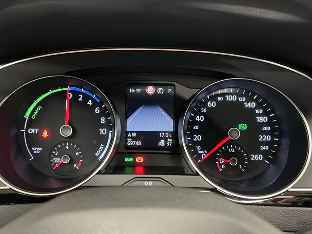 Volkswagen PASSAT Variant 1.4 TSI PHEV GTE Business | NAVI | PANO | TREKHAAK | HUD |
