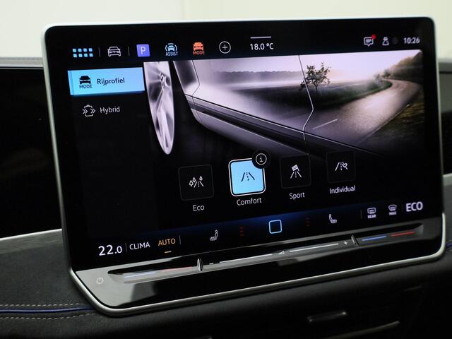 Volkswagen PASSAT Variant 1.5eHybrid 200kW/272PK R-Line Blackstyle DSG · Panoramadak · Trekhaak · Navigatie · 360° Camera · Garantie tot januari 2030 of 100000km