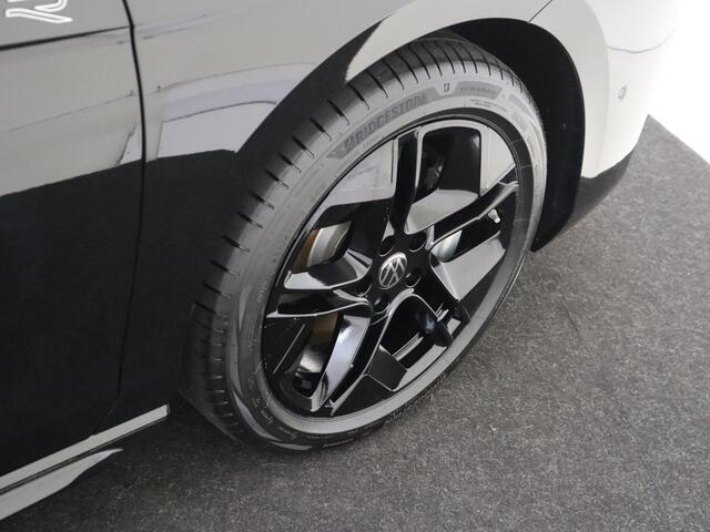 Volkswagen PASSAT Variant 1.5 eHybrid R-Line Edition | Panoramadak | Trekhaak | Head-up display | Parkeerassistent | Black style | Adaptieve demping | Stoelverwarming voor en achter | Dodehoek detectie |