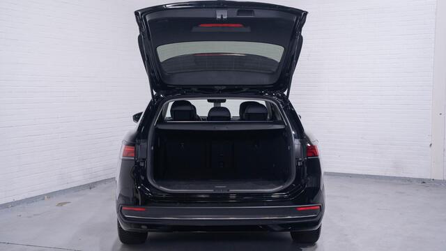 Volkswagen PASSAT Variant 1.5 eTSI Business Trekhaak IQ Drive Apple Carplay Winterpakket 360 Camera Akoestisch pakket