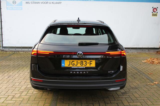 Volkswagen PASSAT Variant 1.5 eTSI 150 pk | Incl. 12 maanden Garantie | Stoel/stuur verwarming | Achteruitrijcamera | Adaptive cruise controle | Dodehoekdetectie | Parkeersensoren V+A | Navigatie | Apple CarPlay/Android Auto | Draadloze telefoonlader | Climate controle | L