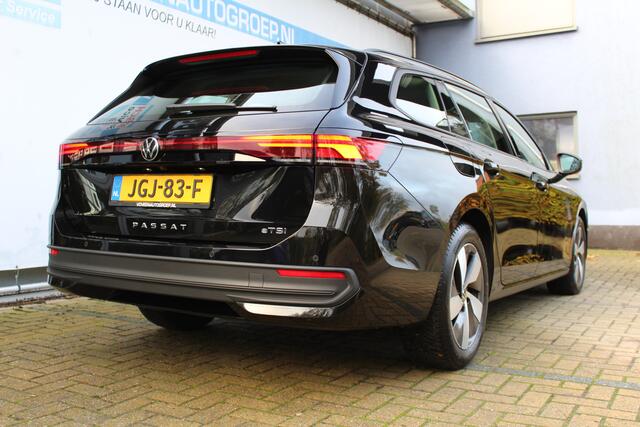Volkswagen PASSAT Variant 1.5 eTSI 150 pk | Incl. 12 maanden Garantie | Stoel/stuur verwarming | Achteruitrijcamera | Adaptive cruise controle | Dodehoekdetectie | Parkeersensoren V+A | Navigatie | Apple CarPlay/Android Auto | Draadloze telefoonlader | Climate controle | L