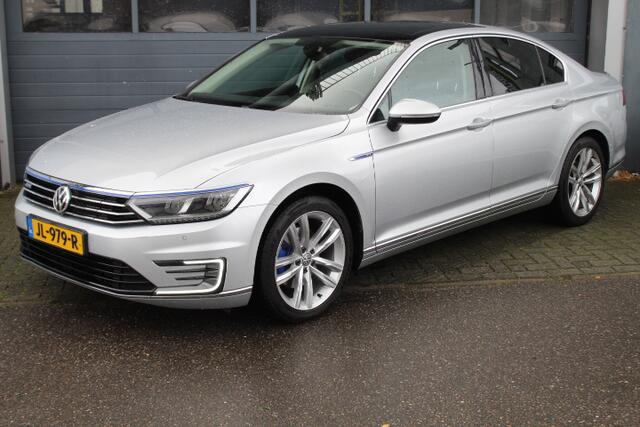 Volkswagen PASSAT 1.4 TSI GTE Highline Panoramadak, Adaptive Cruise, Climatecontrol, Camera